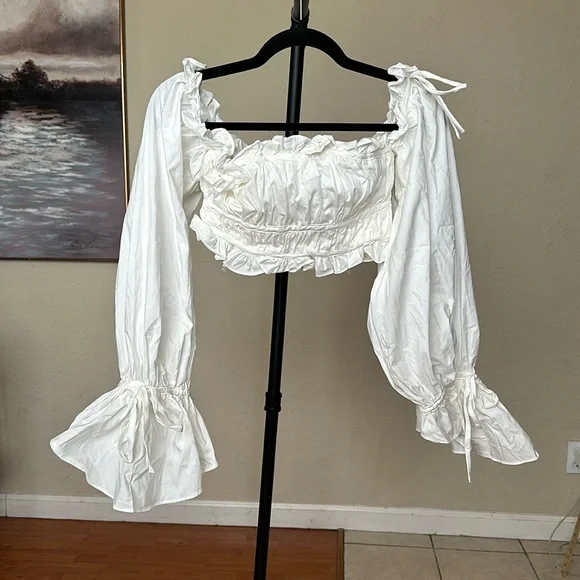 NWOT House of CB Tula Ruched Off‎ Shoulder Top White Small